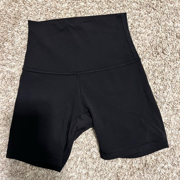 Lululemon black biker shorts 6in - Picture 4 of 6